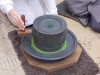 石うすひき体験
